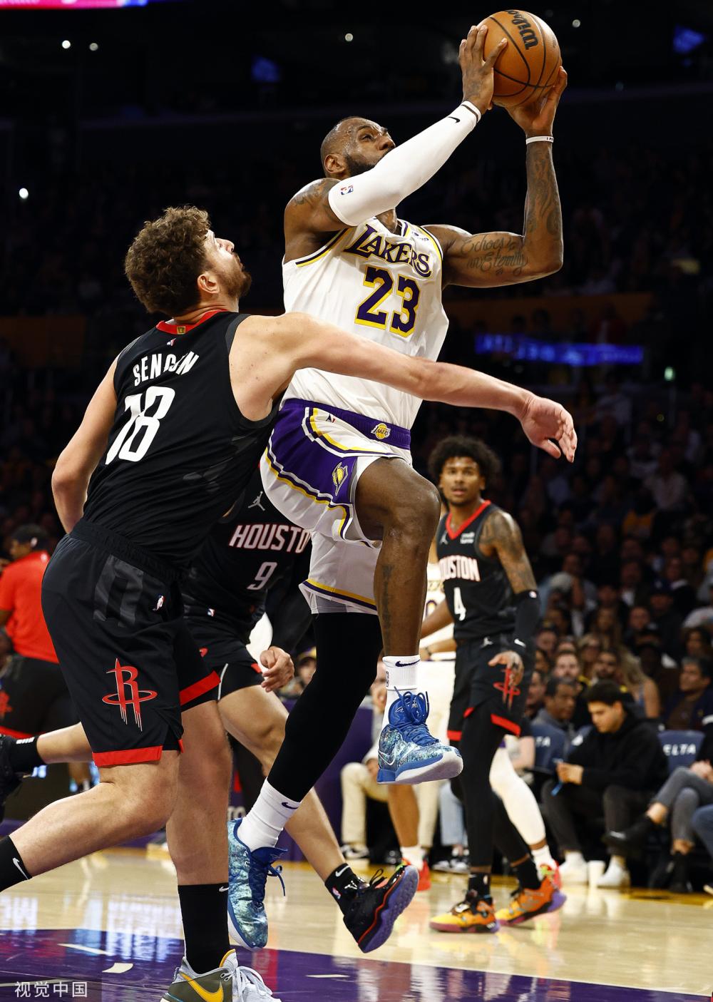 损并保持竞 损并保持竞