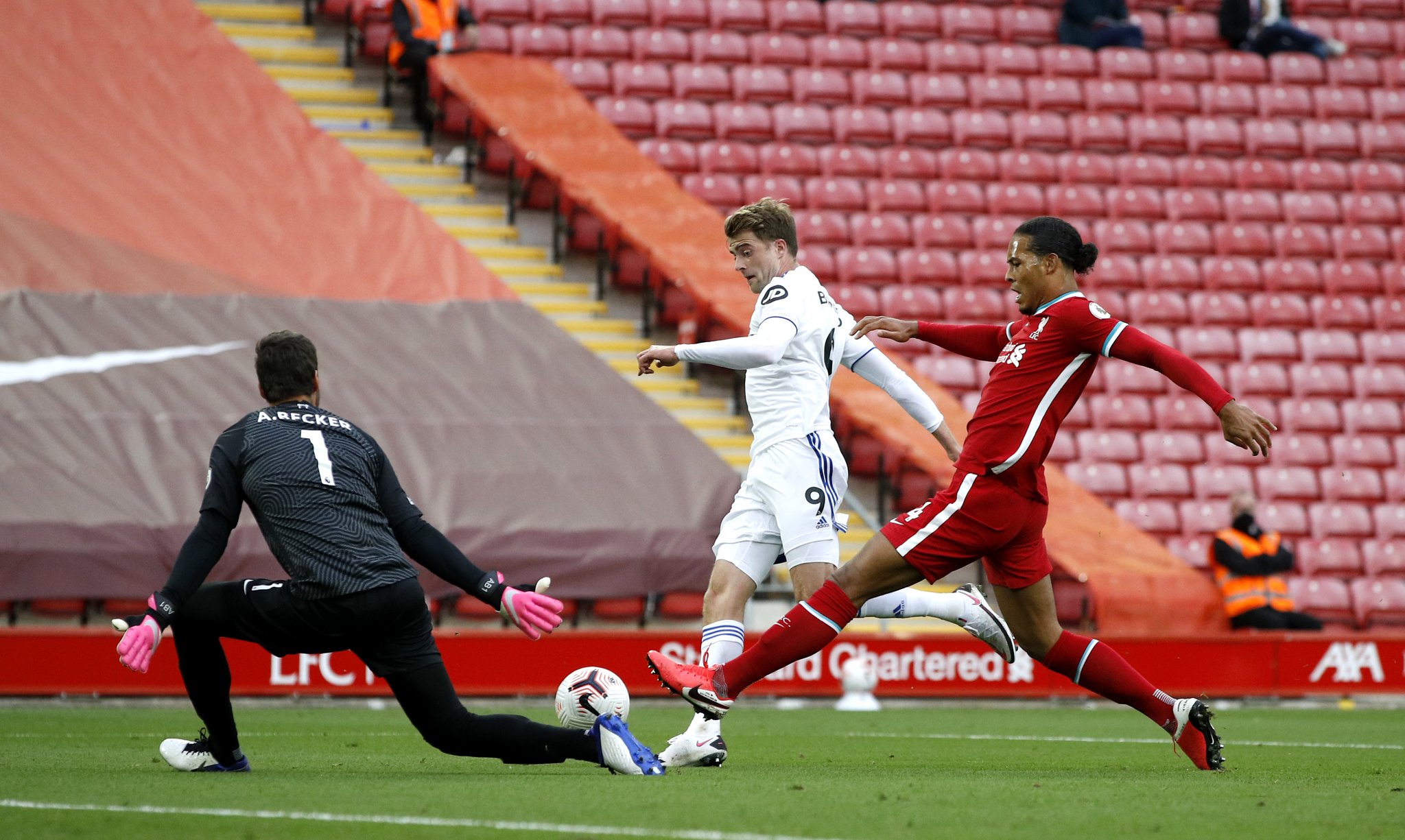 第17金！熊诗芮夺得亚冬会单板滑雪女子大跳台金牌.