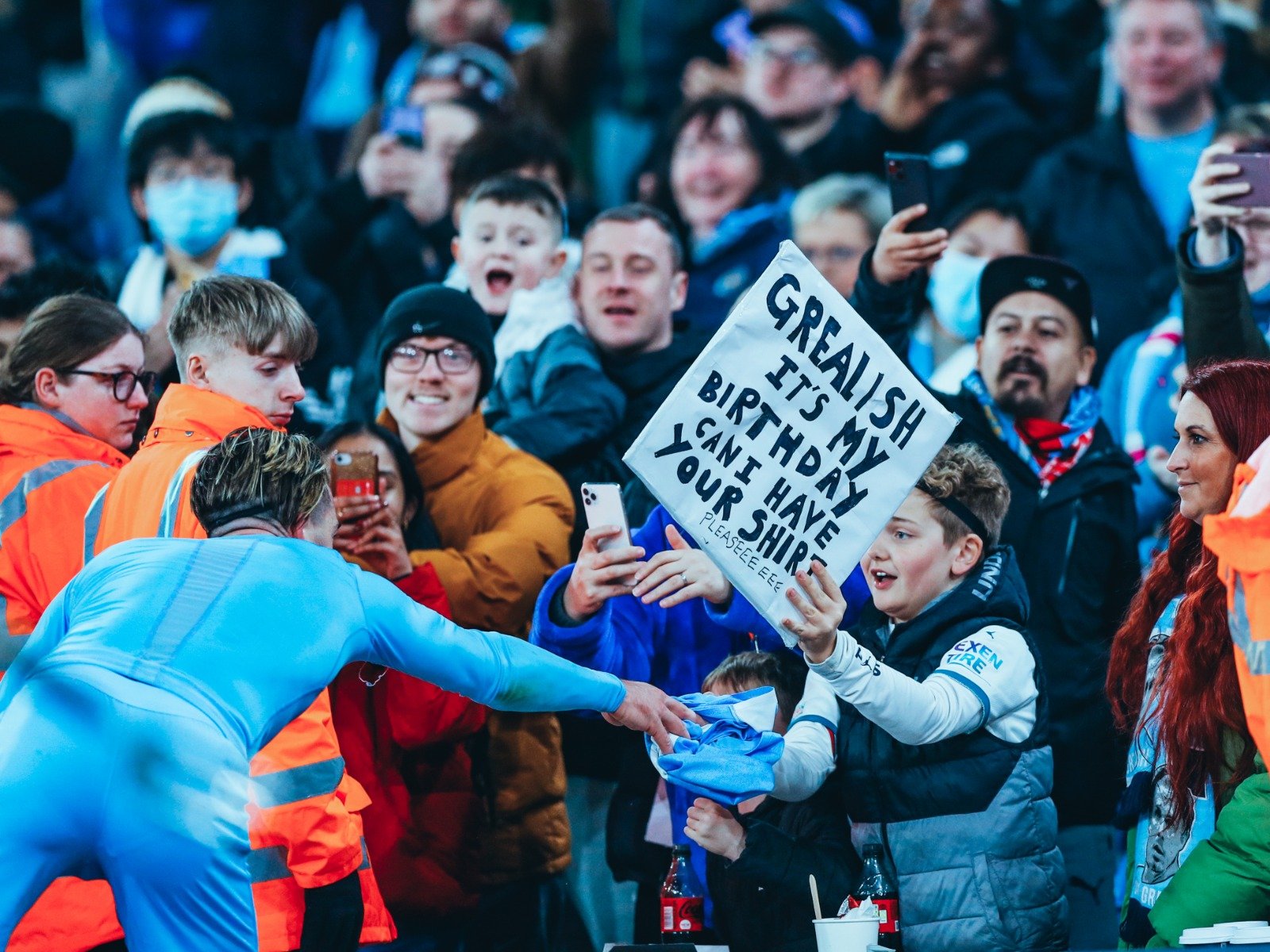 西班牙人與國際足聯慶祝武磊三十歲生日 年過30的武磊能否參加世界杯？.